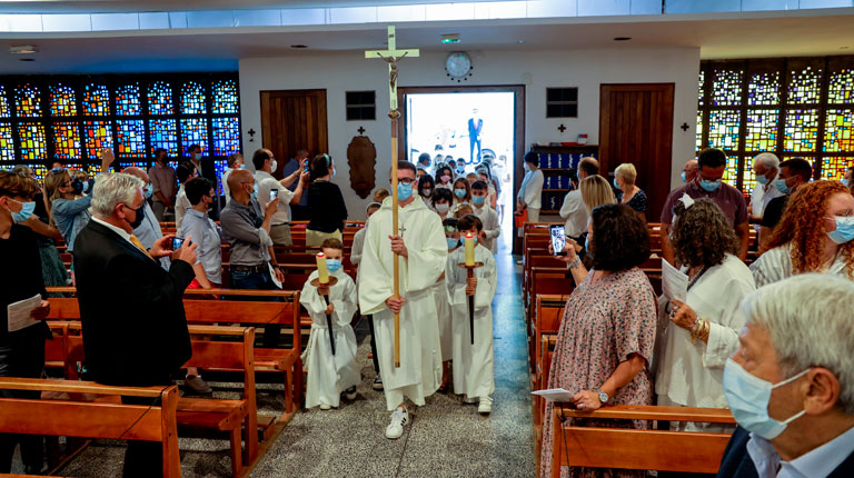 1er communion des élèves de Bon Accueil Toulon